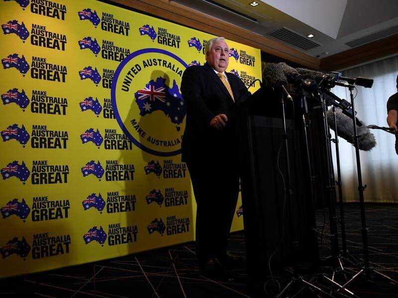 Academic says Clive Palmer is using fake news tactics to pick up 'floating' voters