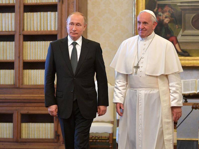 Pope Francis reportedly wants to meet Russian President Vladimir Putin to discuss the Ukraine war.