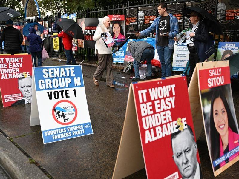 New research indicates a major decline in party loyalty among Australian voters. (Dean Lewins/AAP PHOTOS)