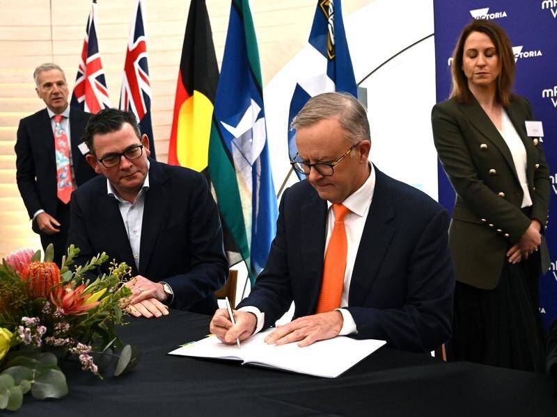 Canberra and Victoria have inked a vaccination deal as Australia nears 10 million COVID-19 cases. (Joel Carrett/AAP PHOTOS)