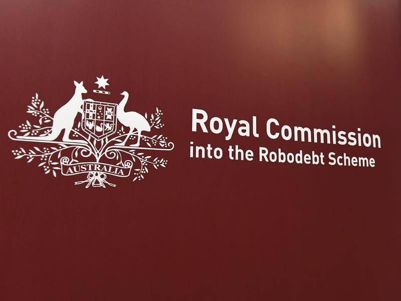 An inquiry was told senior staff were resistant to overhauling robodebt due to government targets. (Jono Searle/AAP PHOTOS)