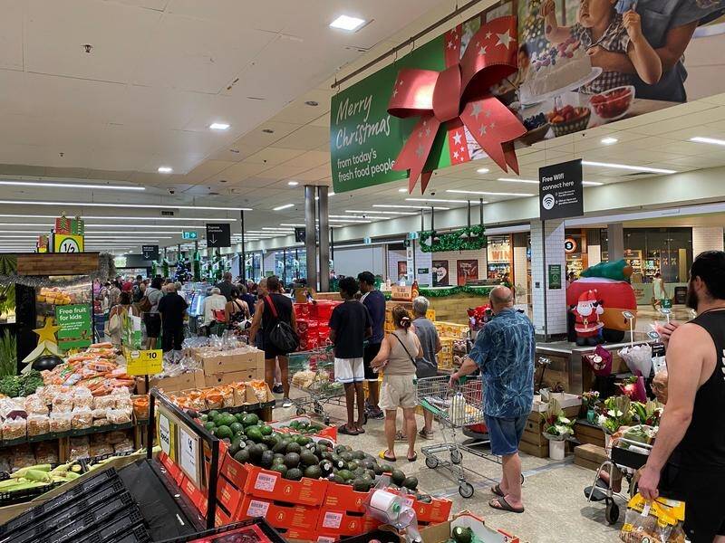 There's been a surge in customers abusing supermarket staff ahead of closures on religious holidays. (Danny Casey/AAP PHOTOS)