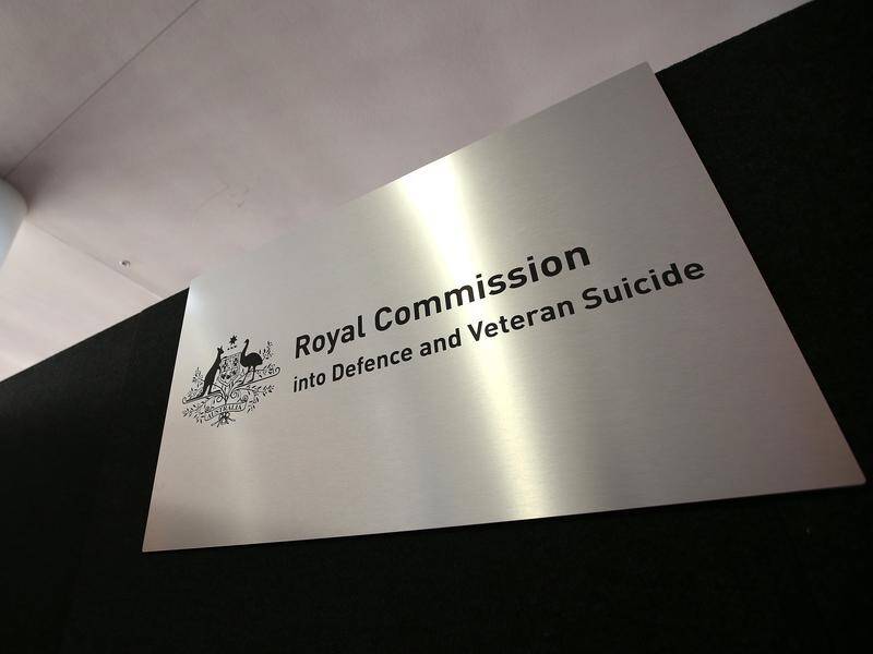 Children of those who suicide often blame themselves , the veterans inquiry has been told.