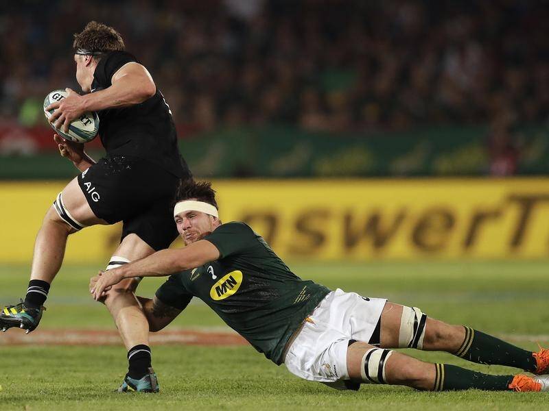 South African World Cup-winning forward Francois Louw (R) will retire from international rugby.
