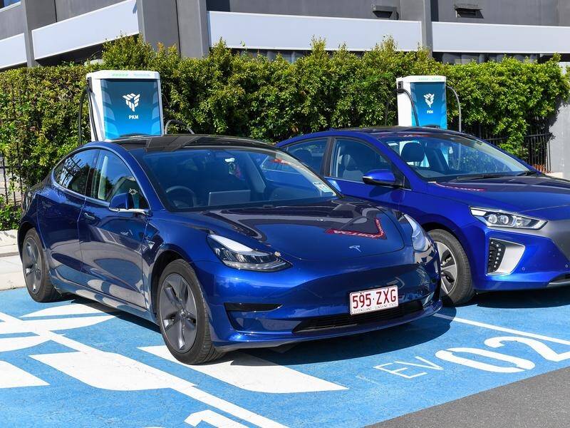 An online calculator shows electric cars produce much less carbon than petrol cars. (Jono Searle/AAP PHOTOS)