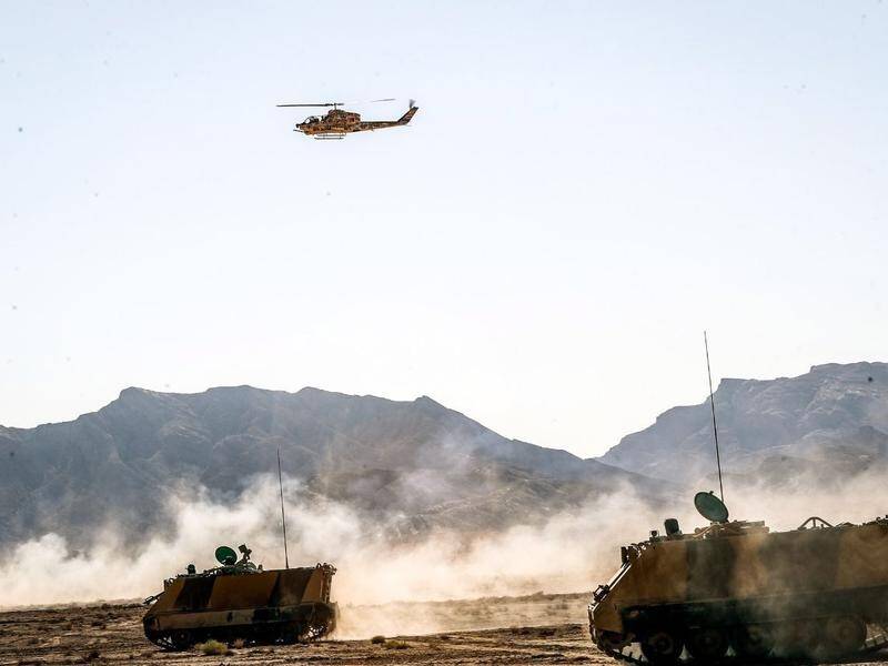 Iranian army tanks take part in a war game in Isfahan province in Iran (EPA PHOTO)