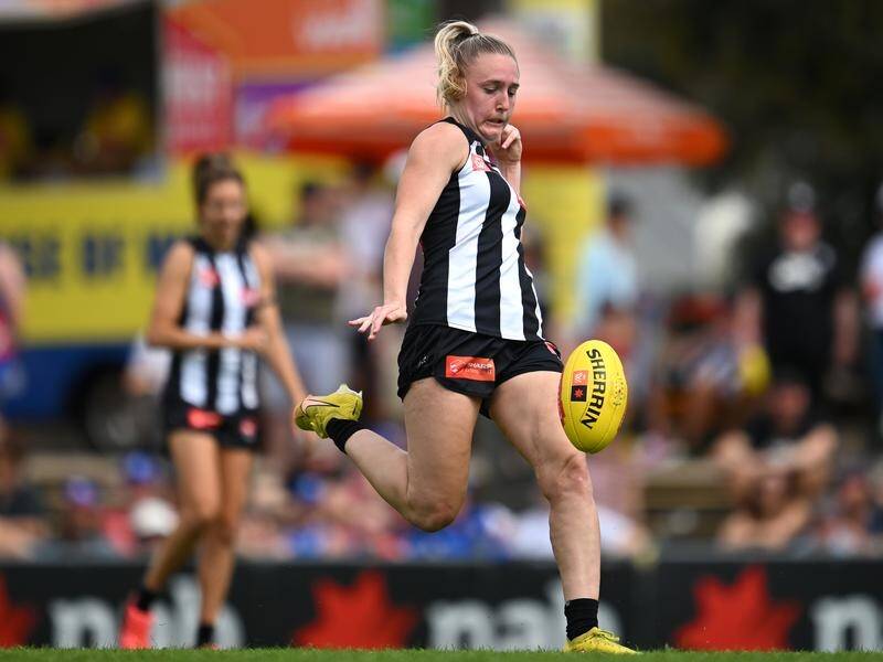 Eliza James set a finals record with four goals in Collingwood's AFLW win over the Western Bulldogs. (James Ross/AAP PHOTOS)