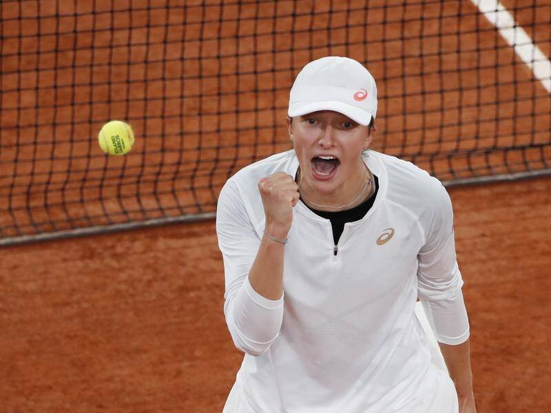 Poland's Iga Swiatek has knocked Simona Halep out of the French Open with a surprise 6-1 6-2 win.