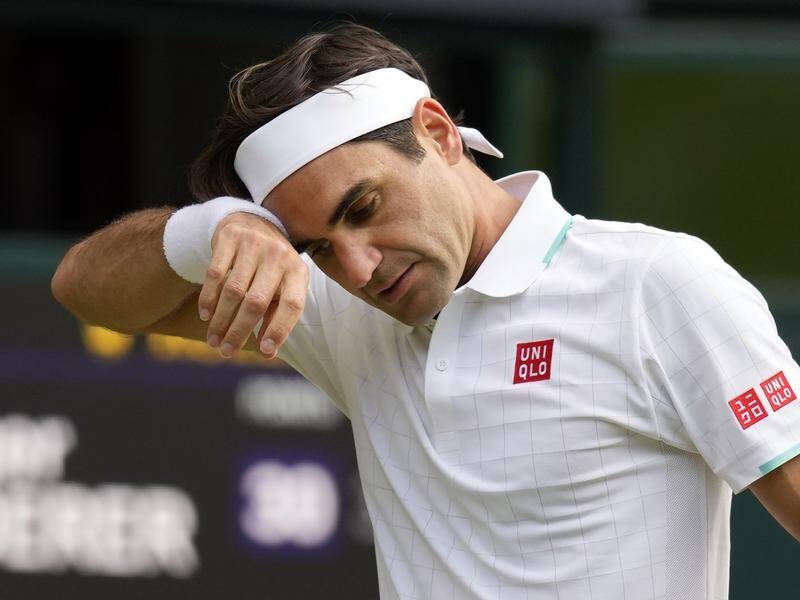 Roger Federer hopes to be able to put weight on his surgically-repaired knee in two to three weeks.