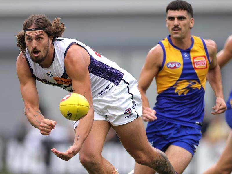 Luke Jackson has been enjoying his new role in the ruck for Fremantle. (Richard Wainwright/AAP PHOTOS)