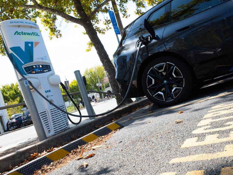 Organisations will get financial help to electrify their car fleets in the $105 million program. (Lukas Coch/AAP PHOTOS)