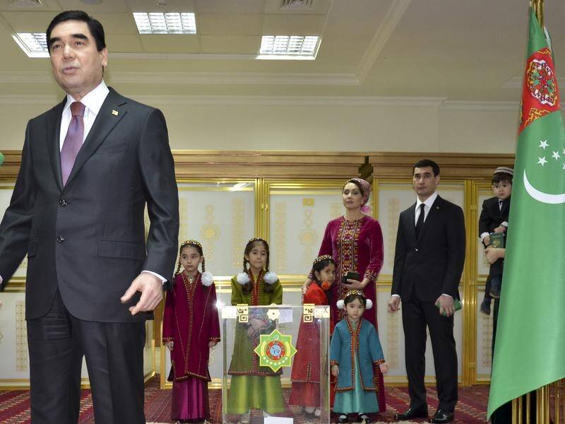 Gurbanguly Berdimuhamedov (left) has promoted his son (second right) to the role of deputy PM.