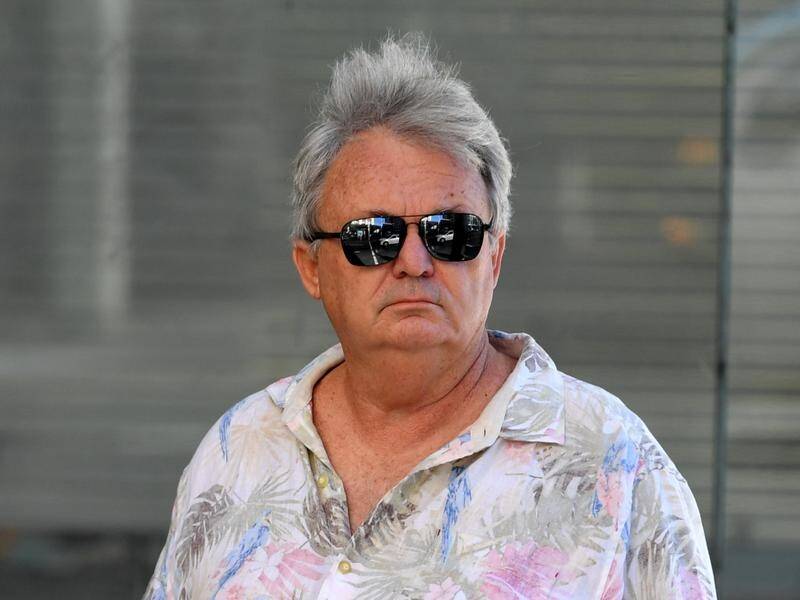 Queensland police have issued a warrant for the arrest of conman Peter Foster.