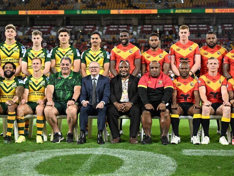 Anthony Albanese and PNG's leader James Marape agree on the uniting power of rugby league. (Darren England/AAP PHOTOS)
