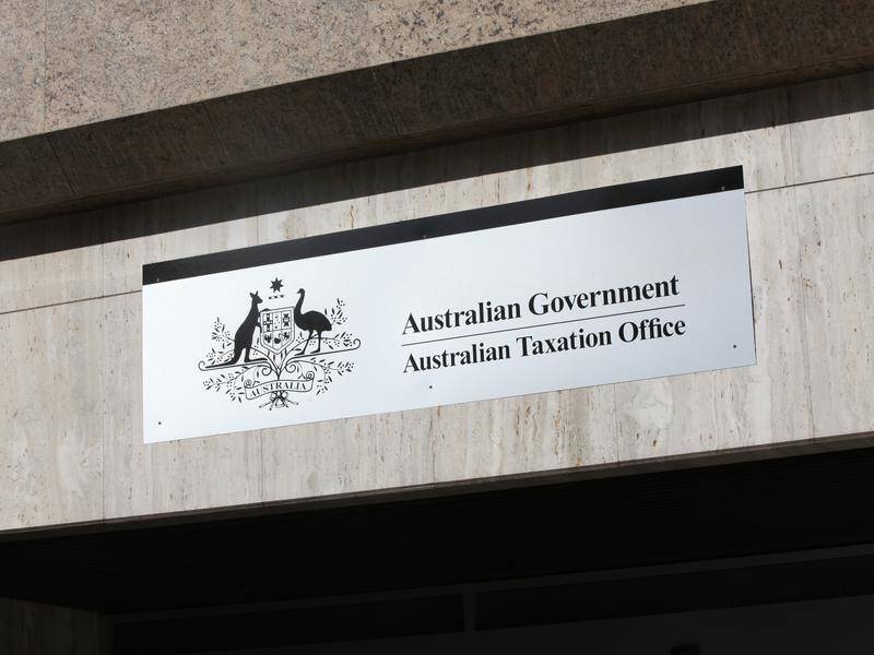 Senior tax officials will give evidence at the royal commission into the defunct Robodebt scheme. (April Fonti/AAP PHOTOS)