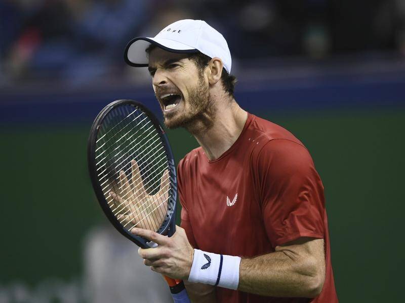 Andy Murray lost a fiery three-hour clash with Italy's Fabio Fognini in the Shanghai Masters.
