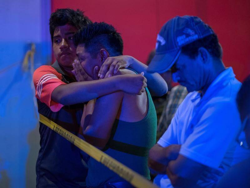 The fire bombing of a bar in Mexico by organised crime has killed 25 people, authorities say.