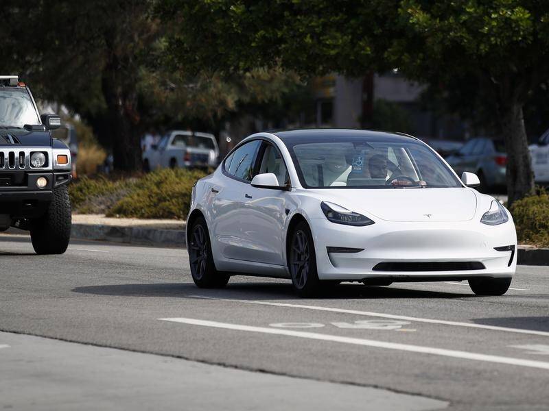 Road safety experts want electric cars to make sounds at low speeds so pedestrians can hear them. (EPA PHOTO)