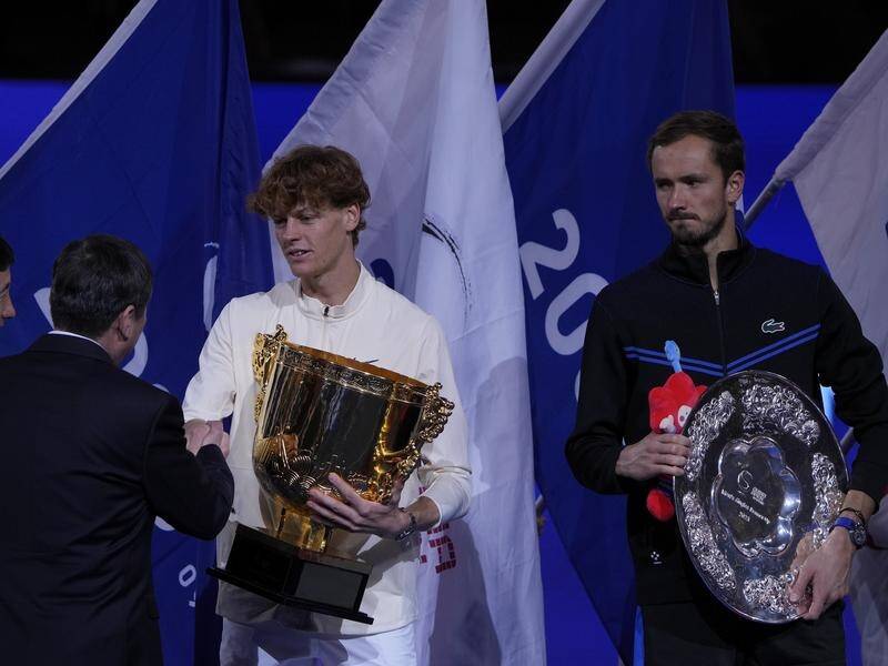 Jannik Sinner edges out Medvedev for Vienna title