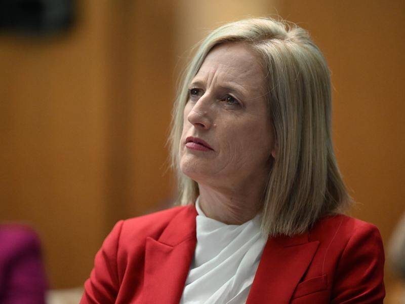 MInister for Women Katy Gallagher says the gender pay gap is hurting Australia's economy. (Mick Tsikas/AAP PHOTOS)