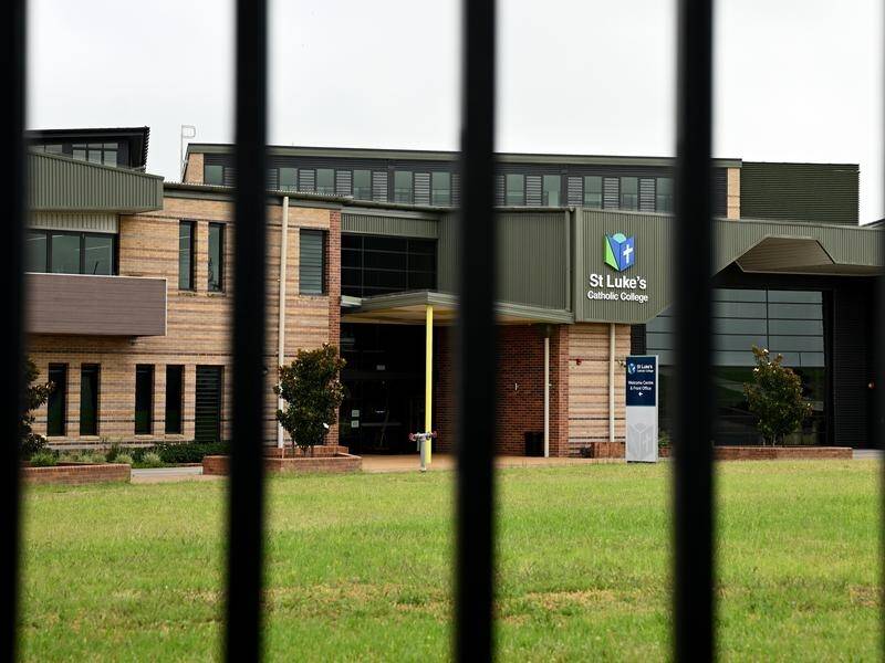 St Luke's Catholic College is one of seven schools undergoing testing for asbestos contamination. (Dan Himbrechts/AAP PHOTOS)