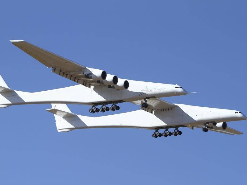 Stratolaunch, a giant six-engine aircraft has made its first flight over Californa's Mojave Desert.