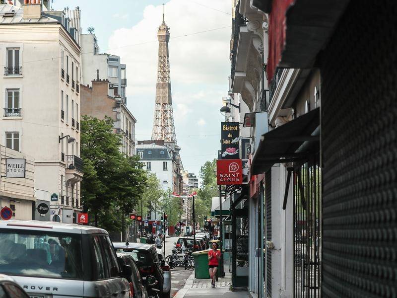 Paris police have punished diners looking for a slice of pre-pandemic life.