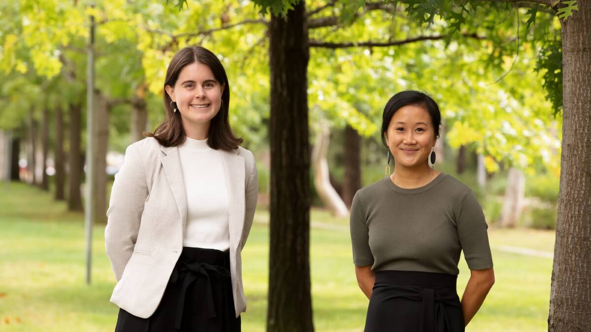 2020 DFAT graduate Amelia Ekkel and 2021 graduate Su-Yin Lew. Picture: Sitthixay Ditthavong