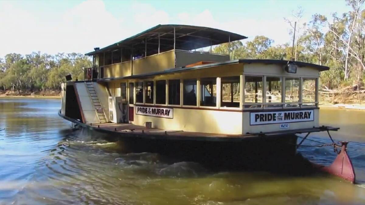 100 year old paddlewheeler sets off on trip from Victoria to Queensland